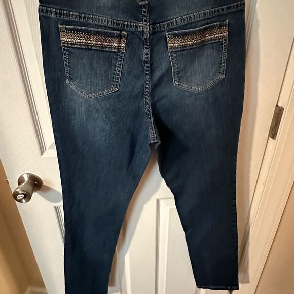 Women’s Christopher & Banks Straight Jeans Size 10 29x29 - Picture 4 of 6
